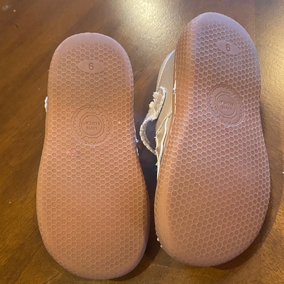 Livie & Luca brand Shimmering champagne gold leather Mary Janes toddler 9 - Picture 4 of 4